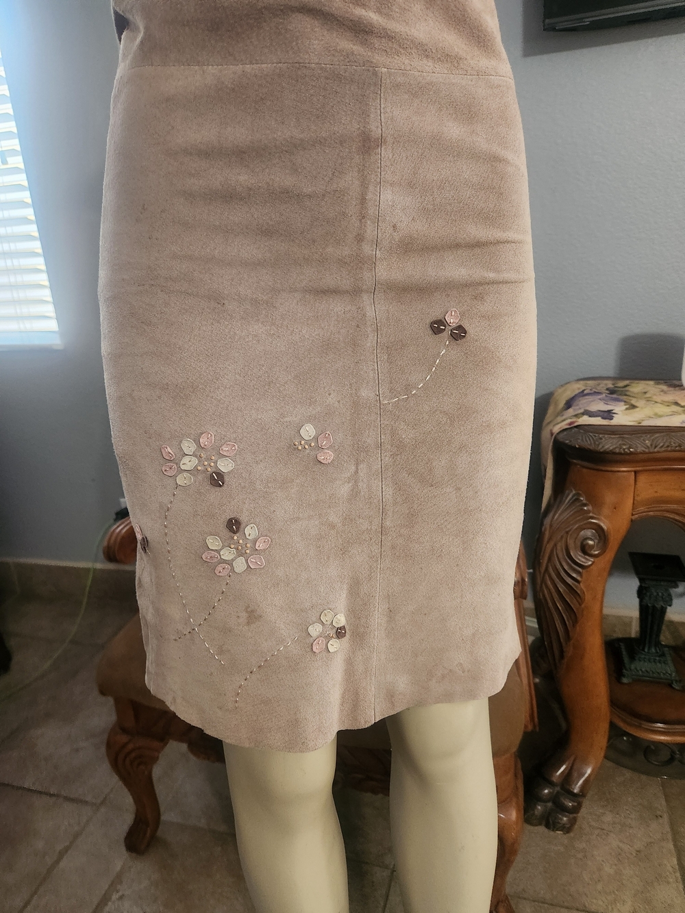 BCBGMaxAzria Beige Suede-Look Floral Embellished Pencil Skirt